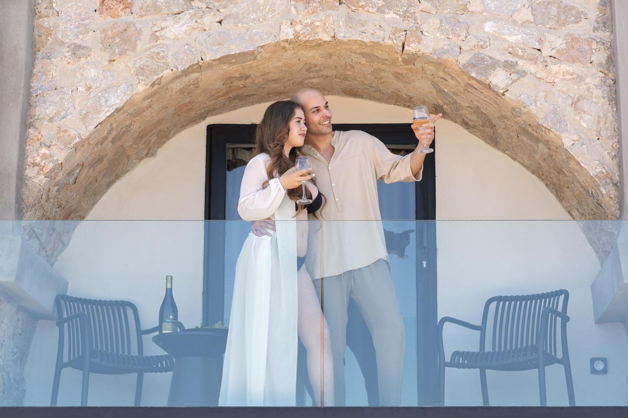 Neoma Luxury Suites カルテラドス エクステリア 写真