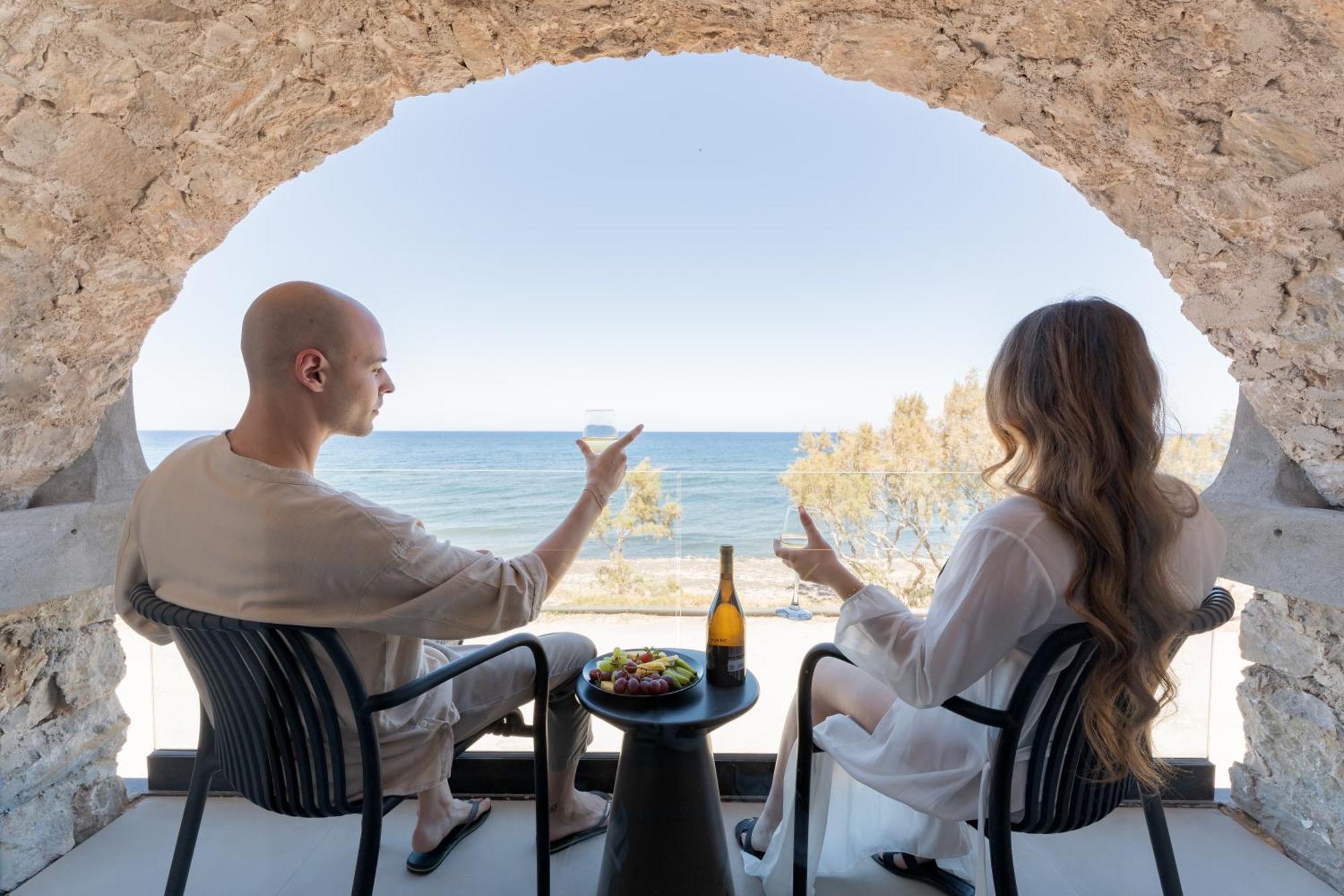 Neoma Luxury Suites カルテラドス エクステリア 写真